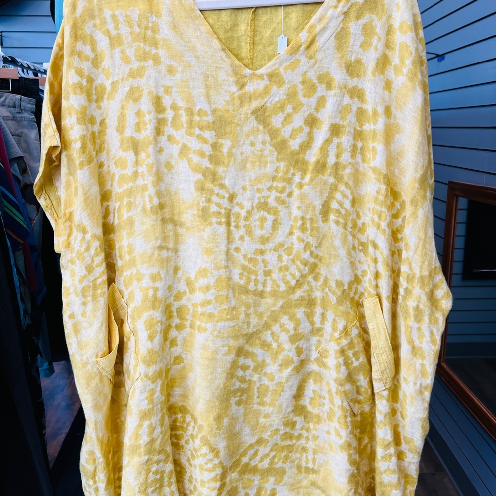 NWT Yellow and White Short Sleeve Oversized Tunic